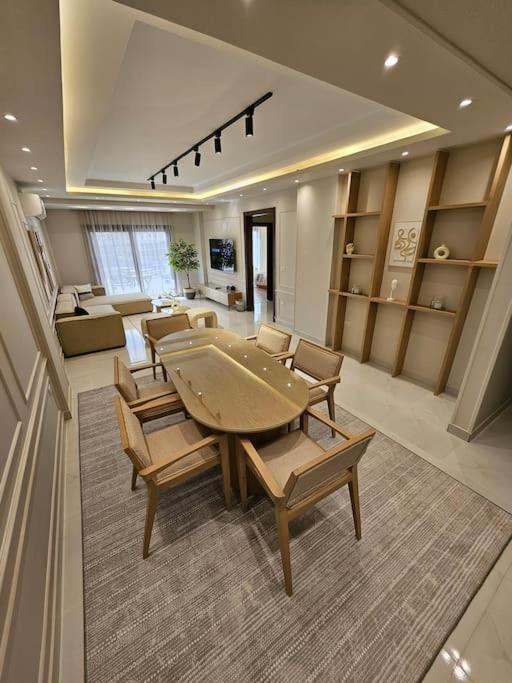 Luxury 2 Bedroom By A1 - 202 *
