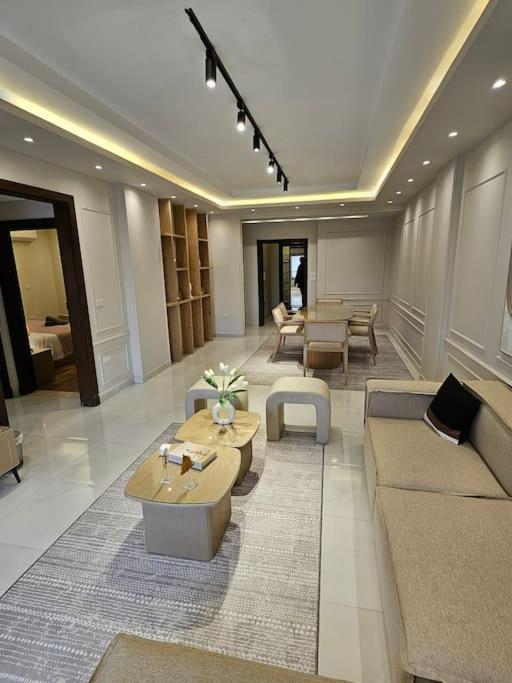 Apartment Luxury 2 Bedroom By A1 - 202