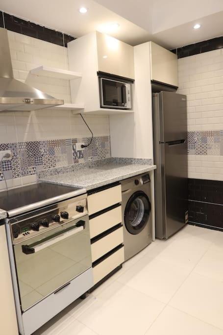 Luxury 2 Bedroom By A1 - 202 Apartment